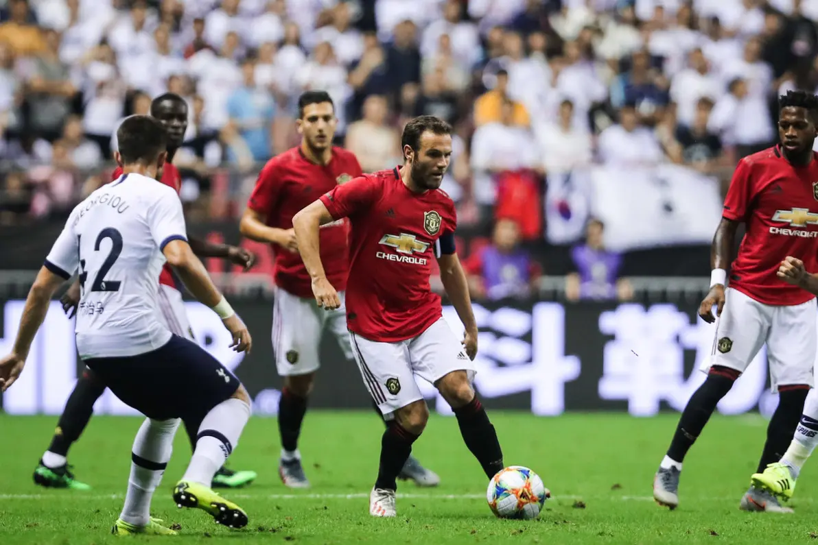 今晨中超焦点战；纽约尼克斯状态回暖；悬念犹存；控场能力受关注的简单介绍